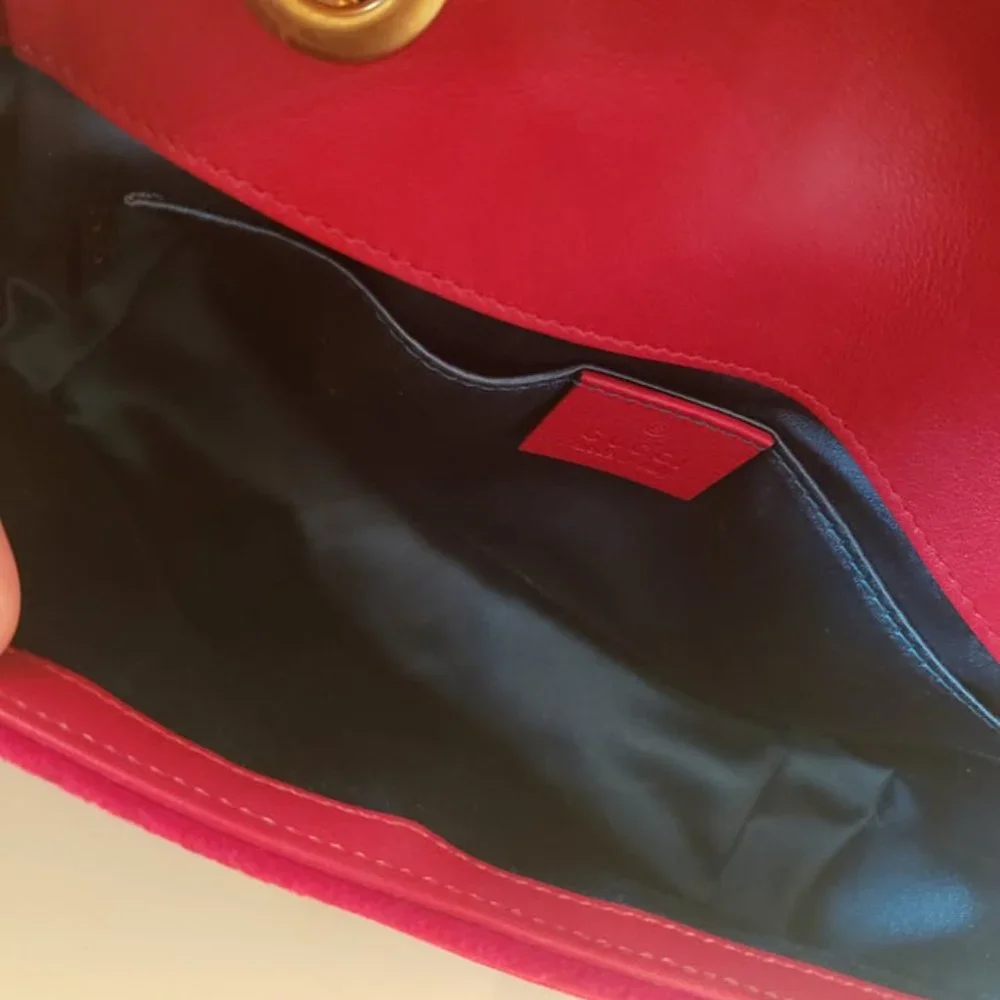 ❌SOLD❌GUCCI Marmont Red Velvet Bag - Picture 2 of 15